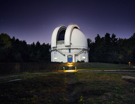 Photo of the David Dunlap Observatory outside Toronto, Canada.