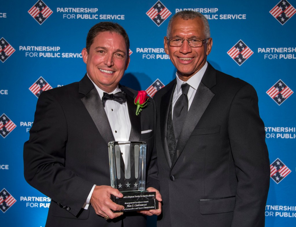 NASA Manager Honored for Launching New Era of Private-Sector Spacecraft