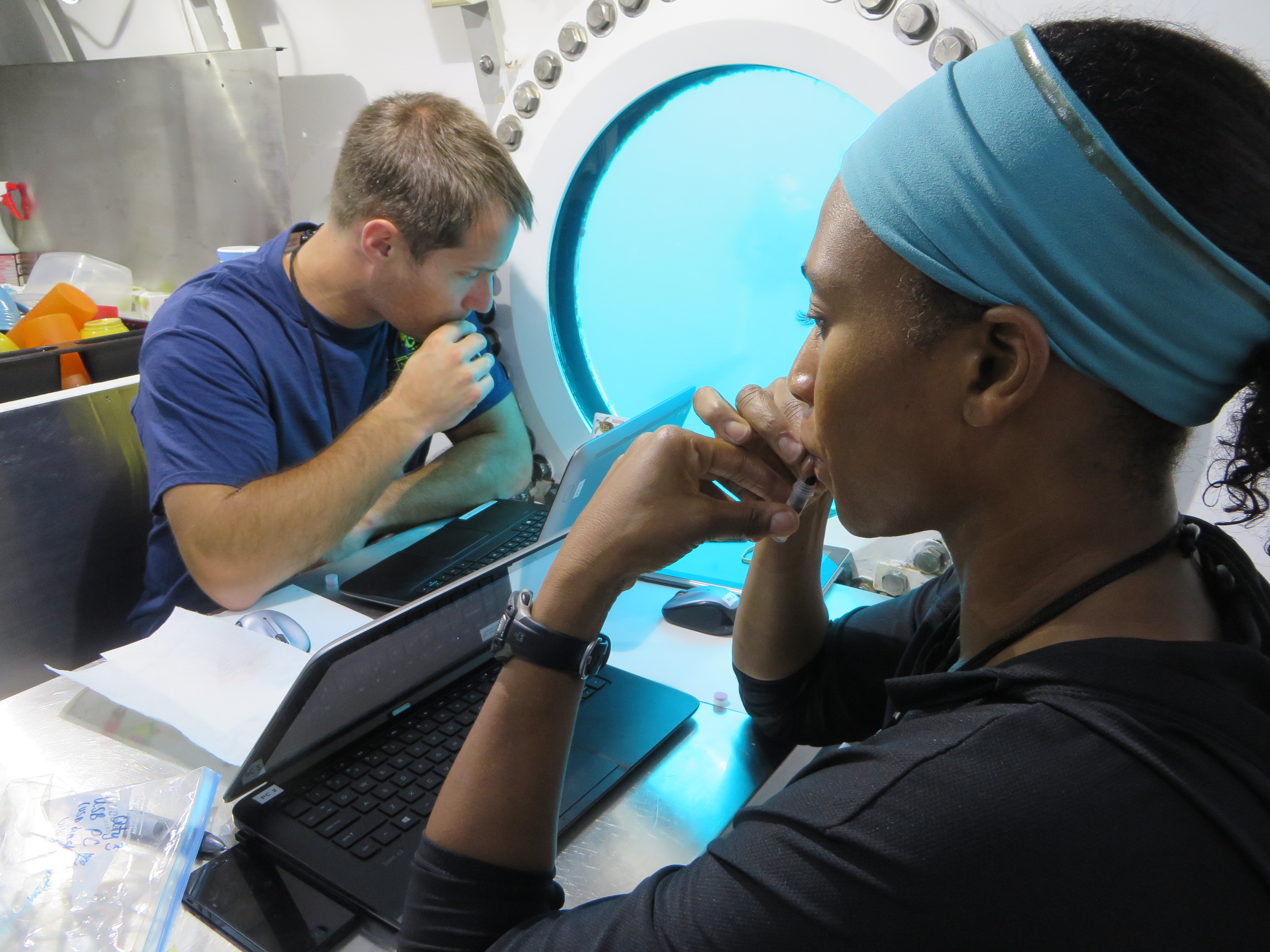 NEEMO 18 crew waste little time in performing experiments and other assignments