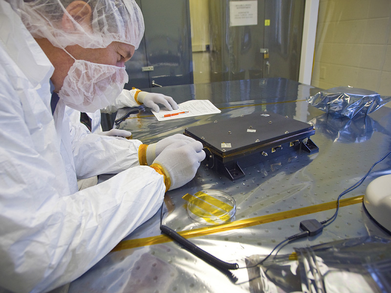 MEDLI's black box contains sensors to measure heat shield temperatures and atmospheric pressures during Curiosity's high-speed, 