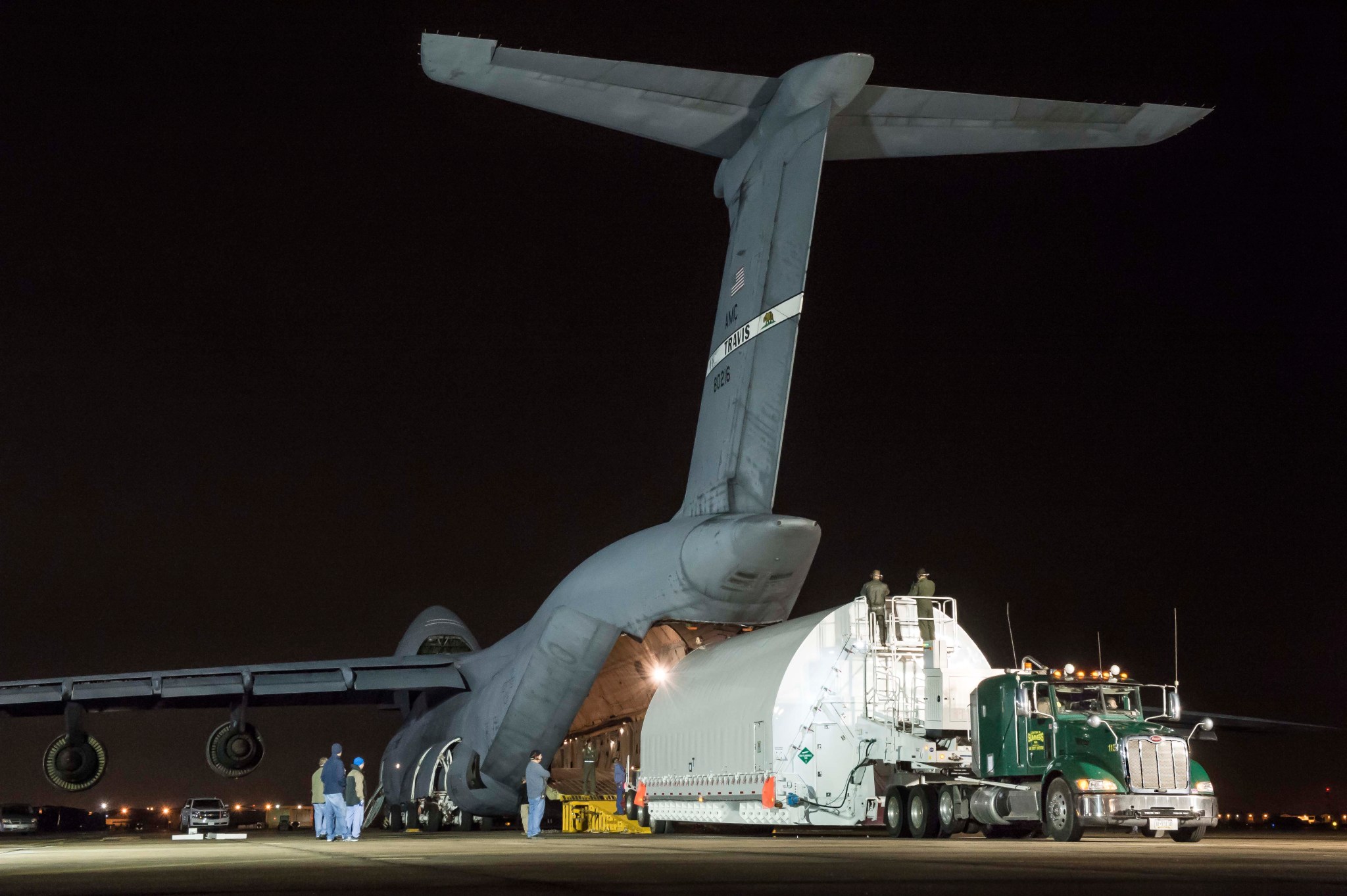 STTARS unloaded from C-5 at Ellington Airport