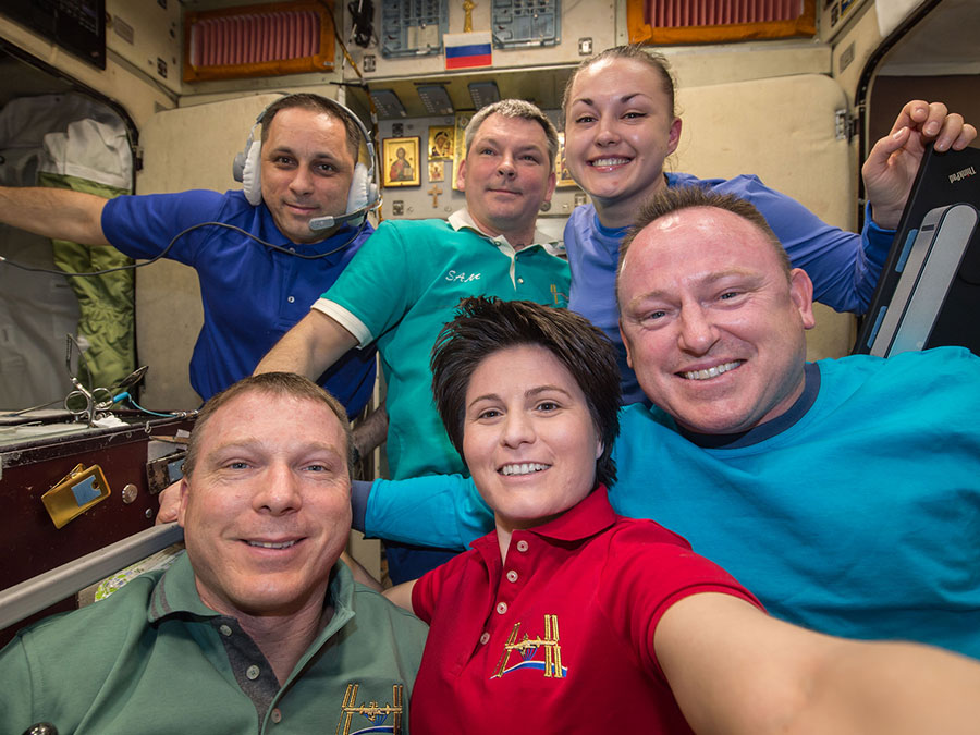 Expedition 42 crew members