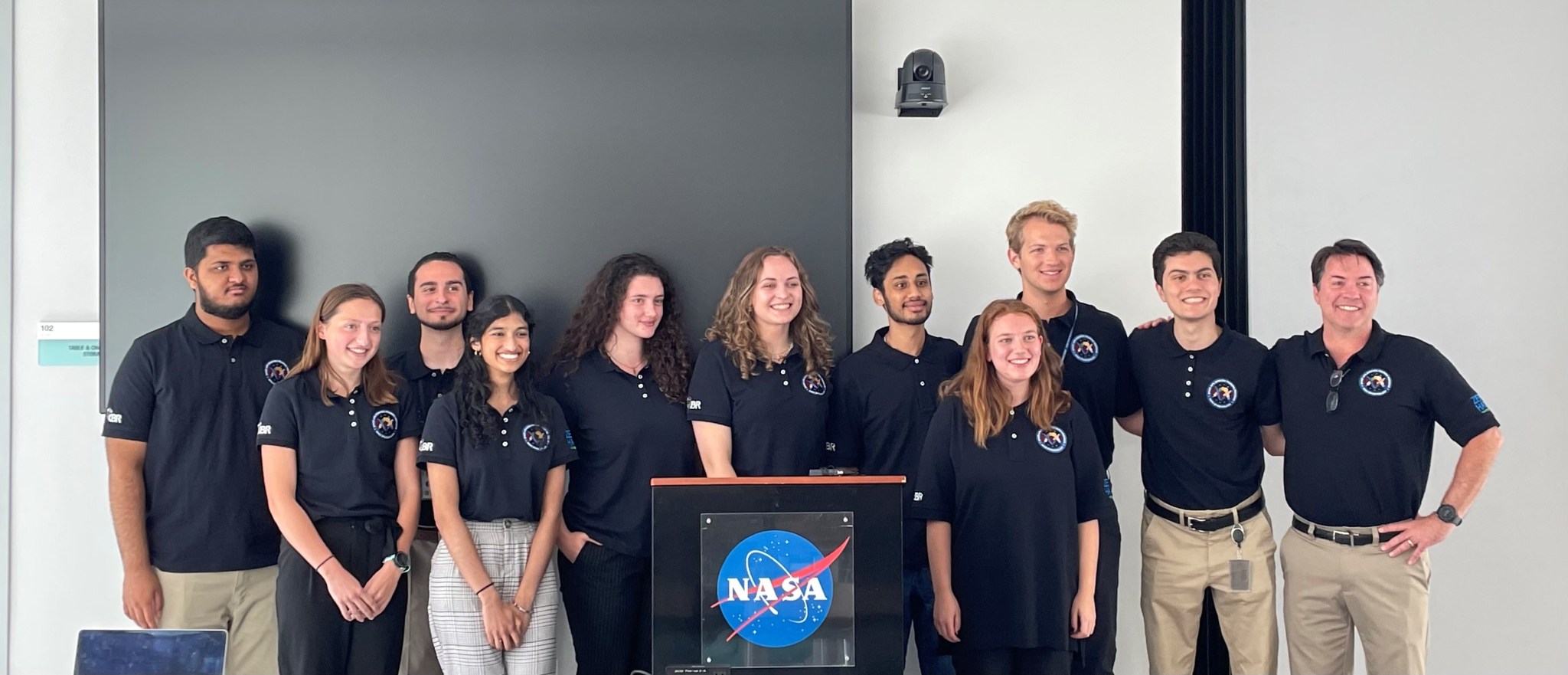 Summer 2023 SLSTP students at Ames Research Center.