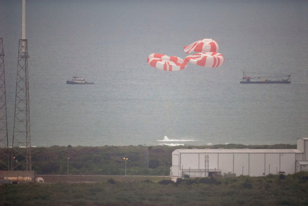 SpaceX Demonstrates Astronaut Escape System for Crew Dragon Spacecraft