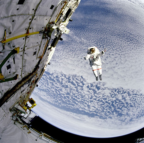 Astronaut untethered in space