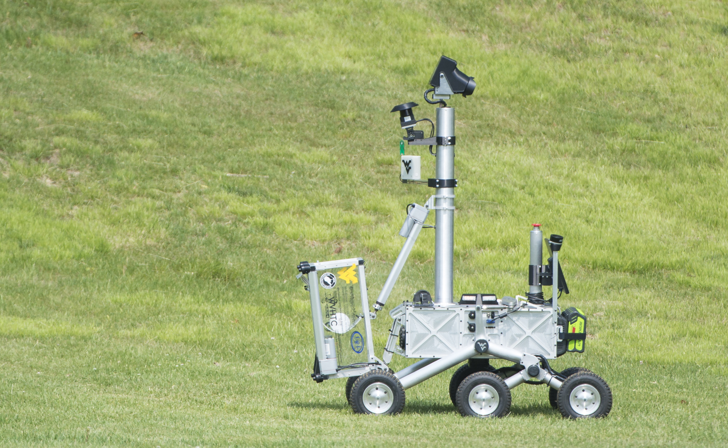Robot designed by The Mountaineers, a team from West Virginia University, Morgantown