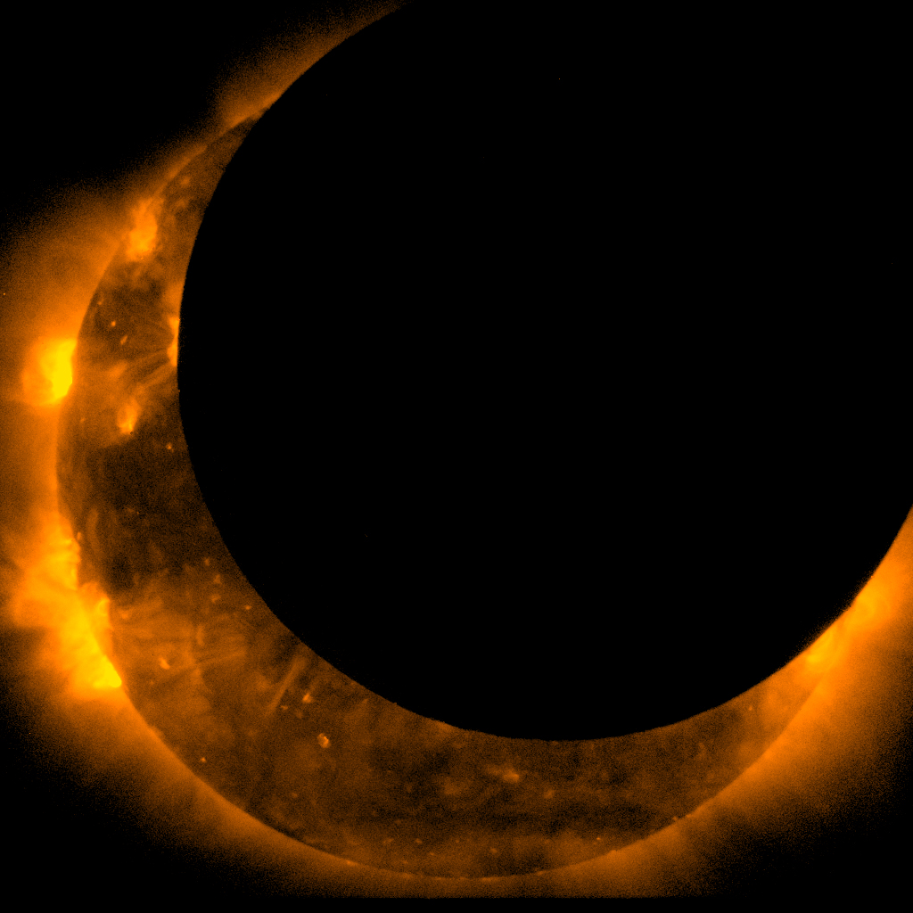 An image of the 2012 solar eclipse at maximum eclipse
