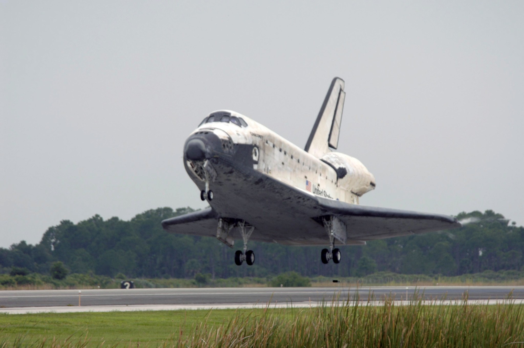 Челнок 5 букв. Space Shuttle landing. Посадка космического шаттла. Space Shuttle landing Gears. Шаттл Буран на Марсе.