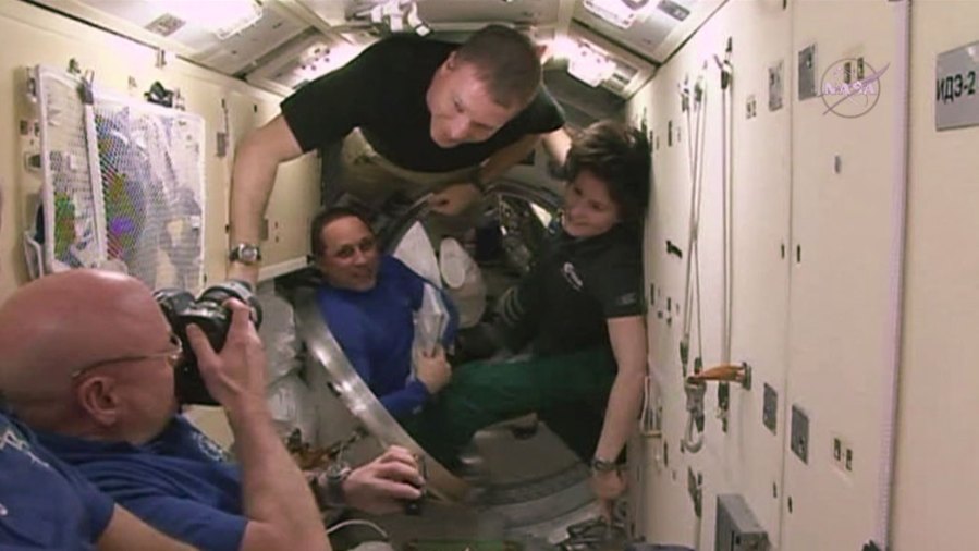 Expedition 43 Says Goodbye