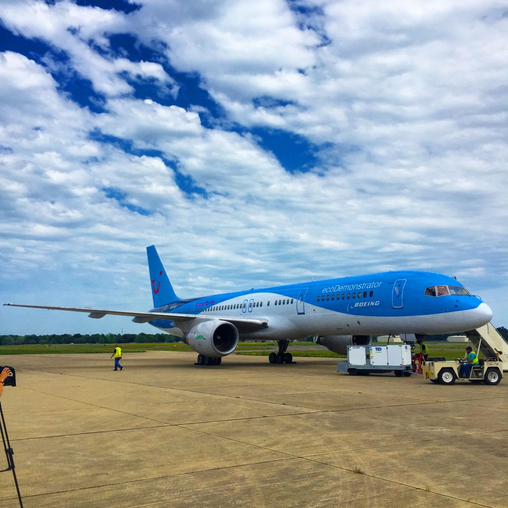 NASA Deputy Administrator Visits Langley, Views Boeing ecoDemonstrator Aircraft