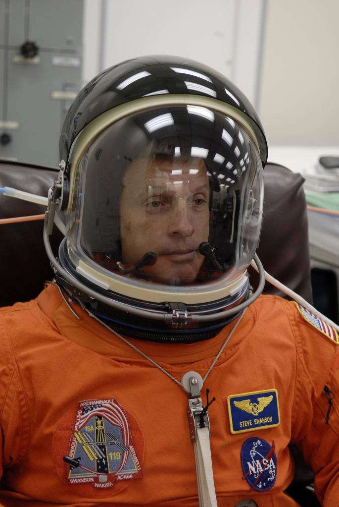 Three-Time Spaceflight Astronaut Steven Swanson Retires From NASA