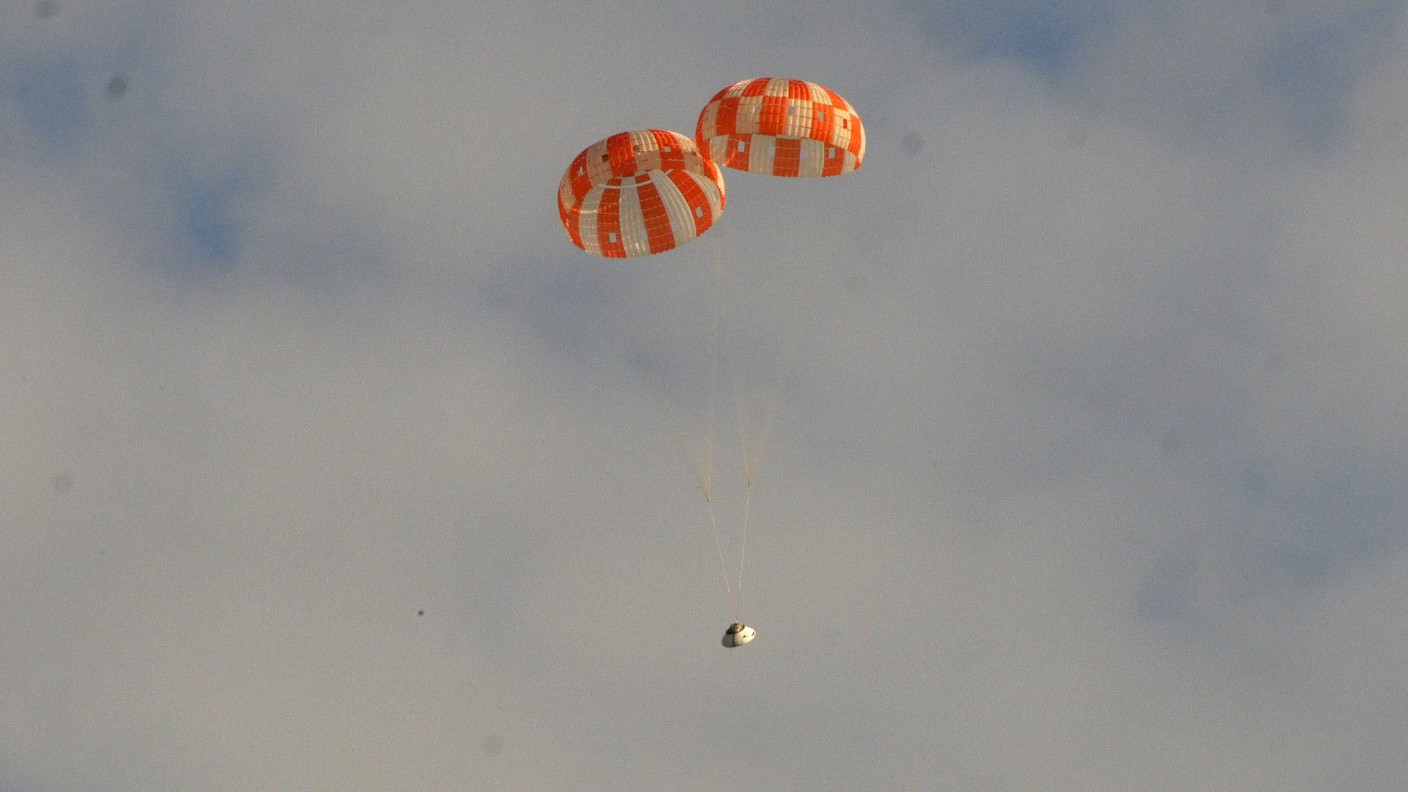 A test version of NASA's Orion spacecraft successfully landed under two main parachutes