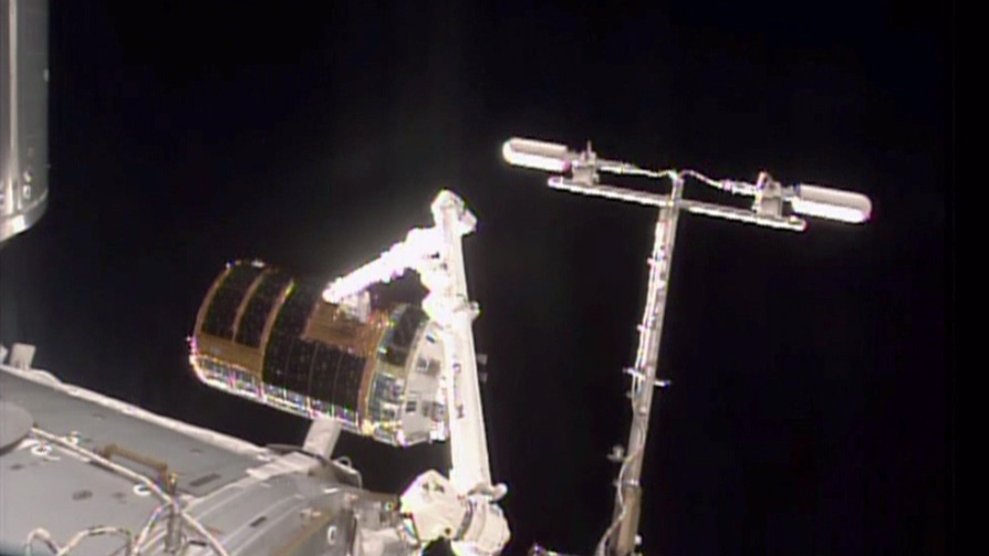 “Kounotori” in Grips of Canadarm2