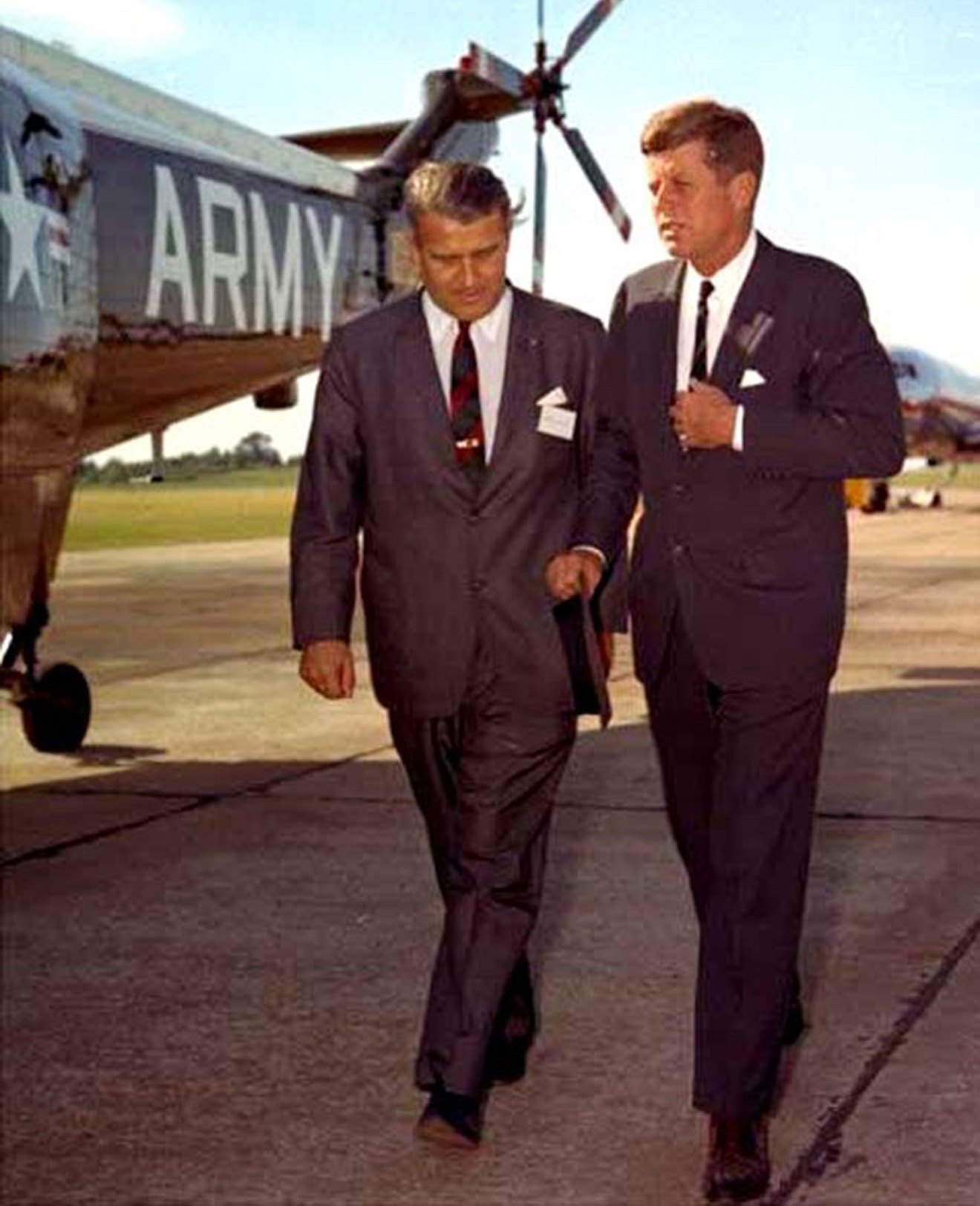 Wernher von Braun and President John Kennedy
