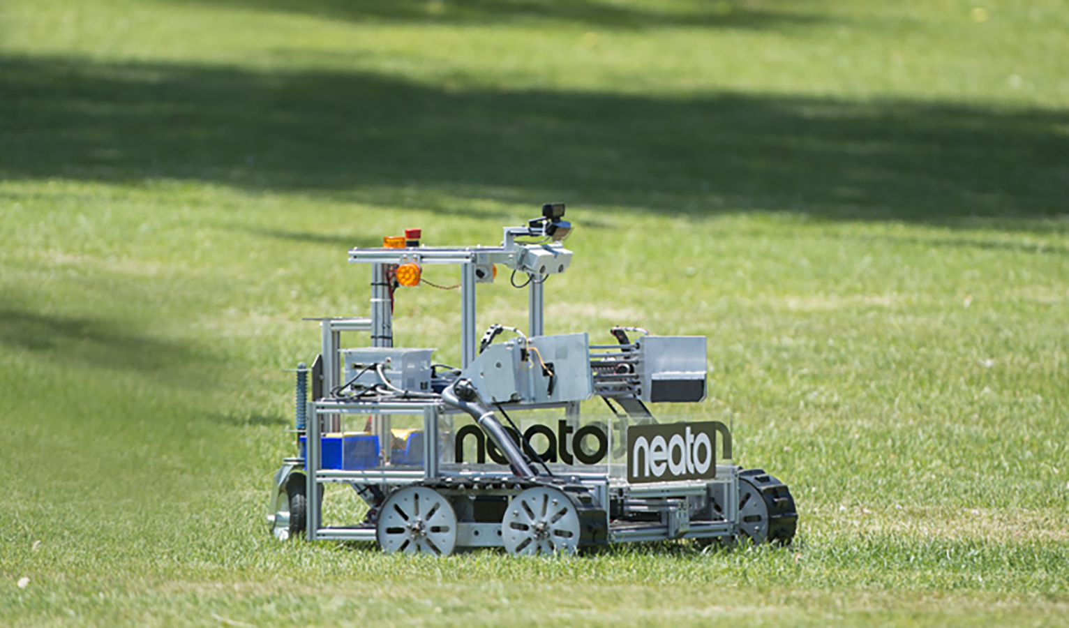 Neato-sponsored sample return robot
