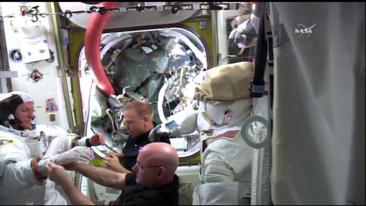 Astronauts prepare for busy week of fluid shift experiments and end of week spacewalk