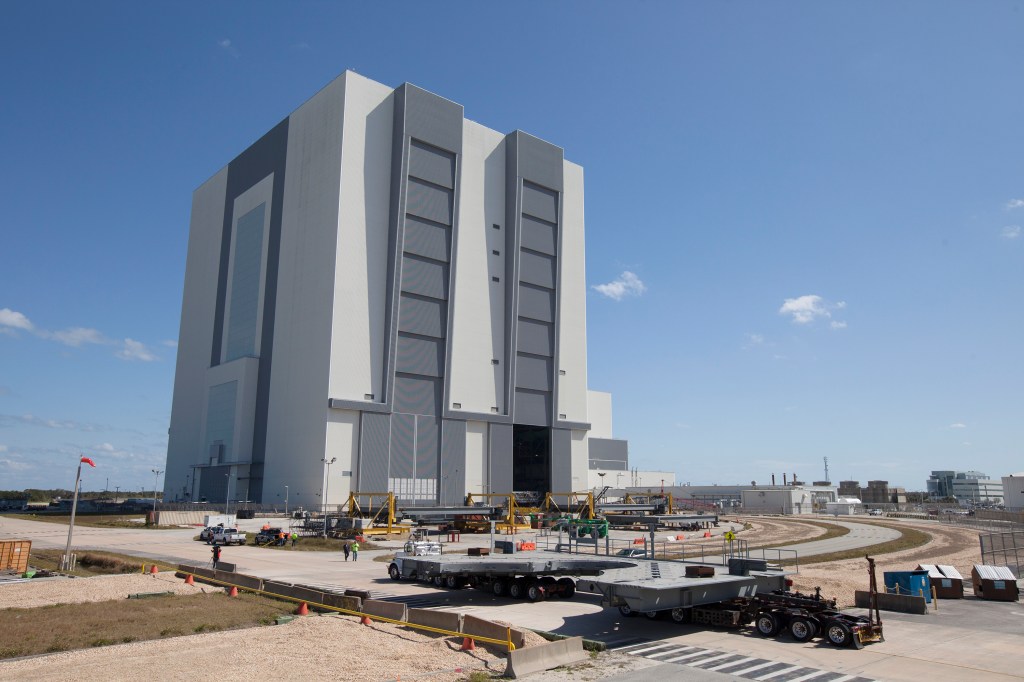 
			Work Platform Arrives at Kennedy Space Center for NASA’s Journey to Mars - NASA			