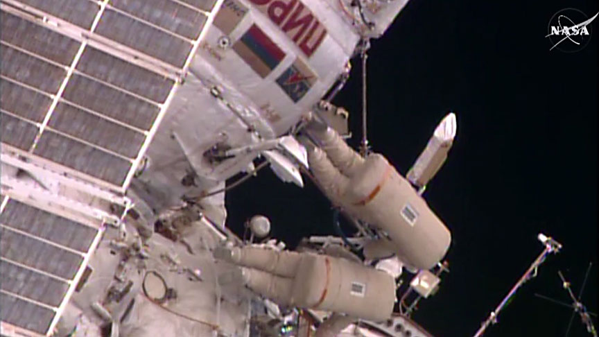 Spacewalkers Yuri Malenchenko and Sergey Volkov