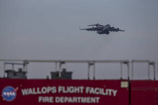 C-17 Globemasters Conduct Training at Wallops