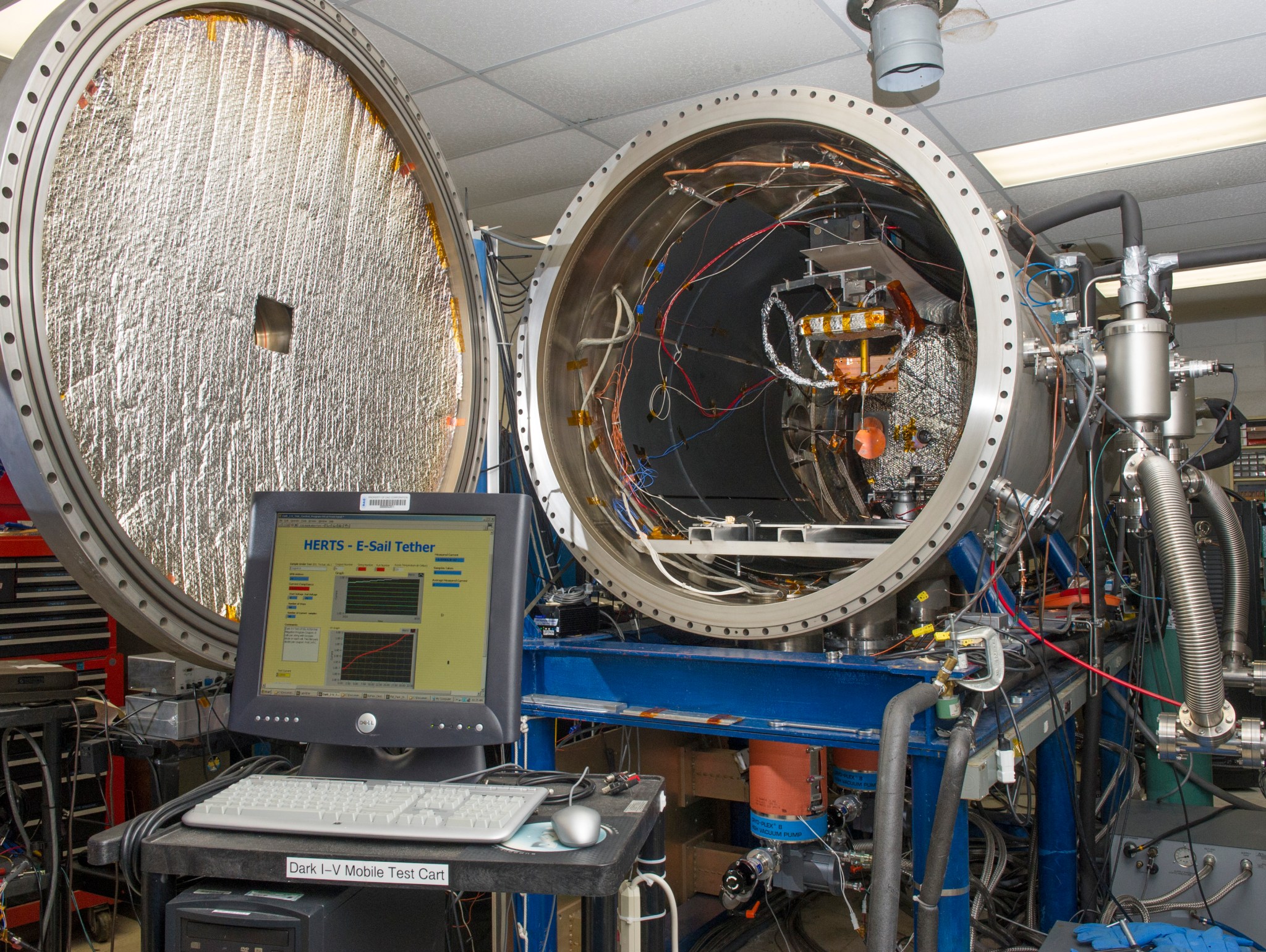 A controlled plasma chamber.