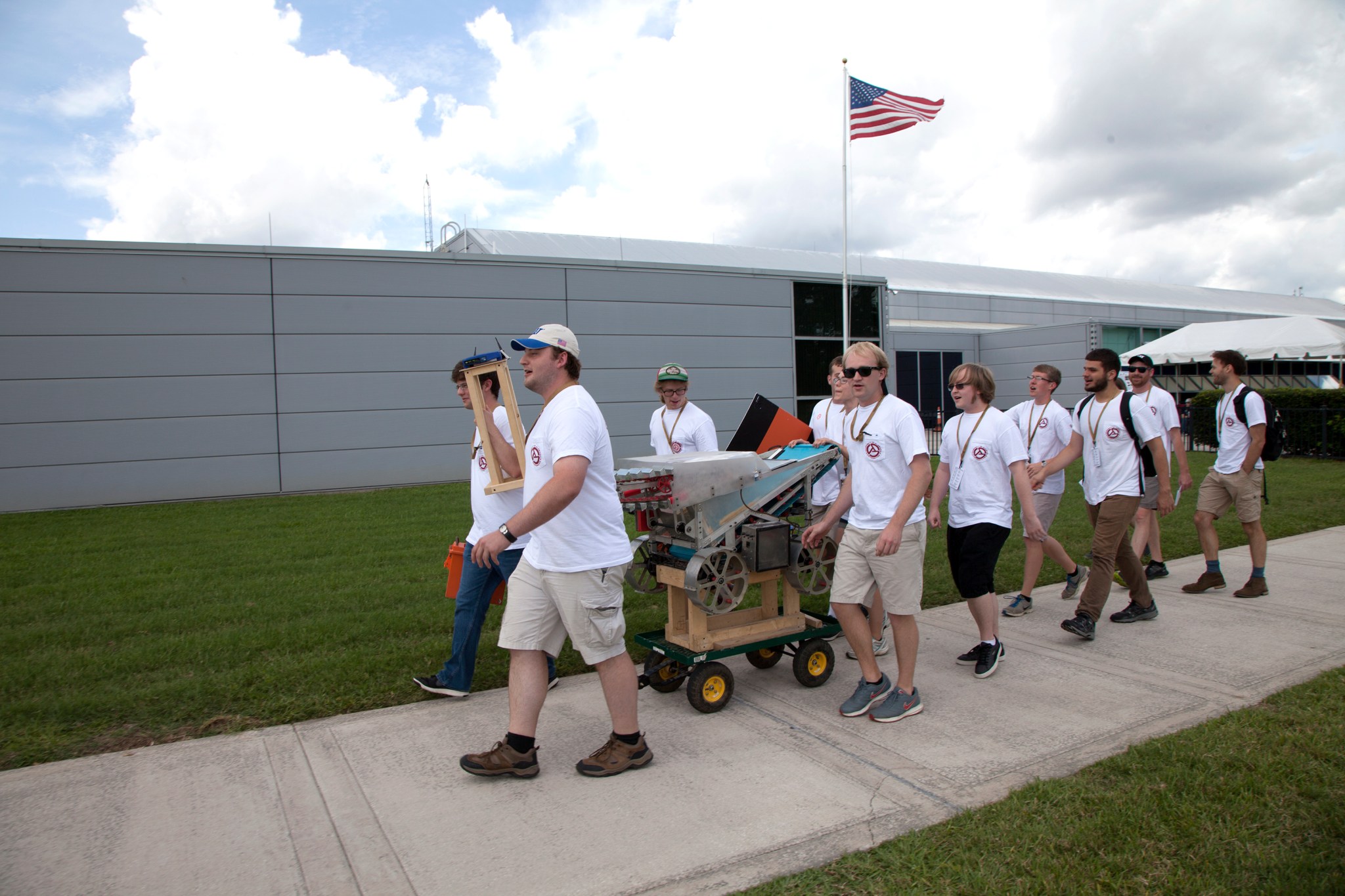 Participants tote their robot to the competition.