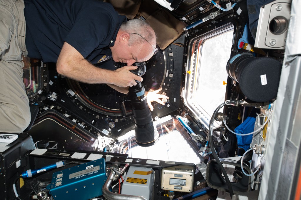 Illinois Students Chat Live with NASA Astronaut, Space Station Commander