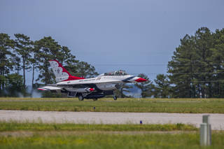 US Air Force Thunderbird 8 Arrived at Wallops