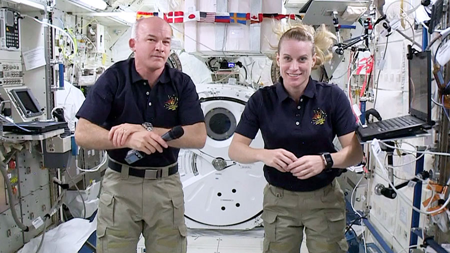 Astronauts Jeff Williams and Kate Rubins