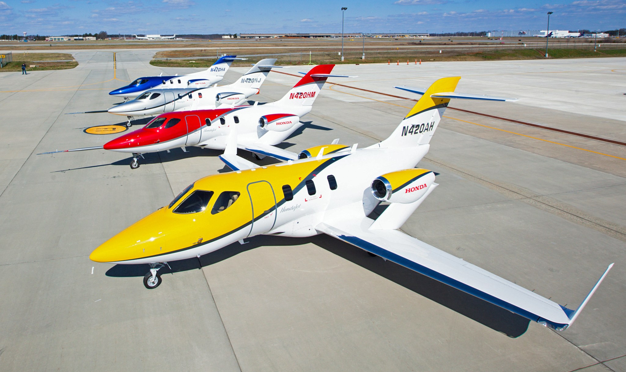 Four HondaJet aircraft