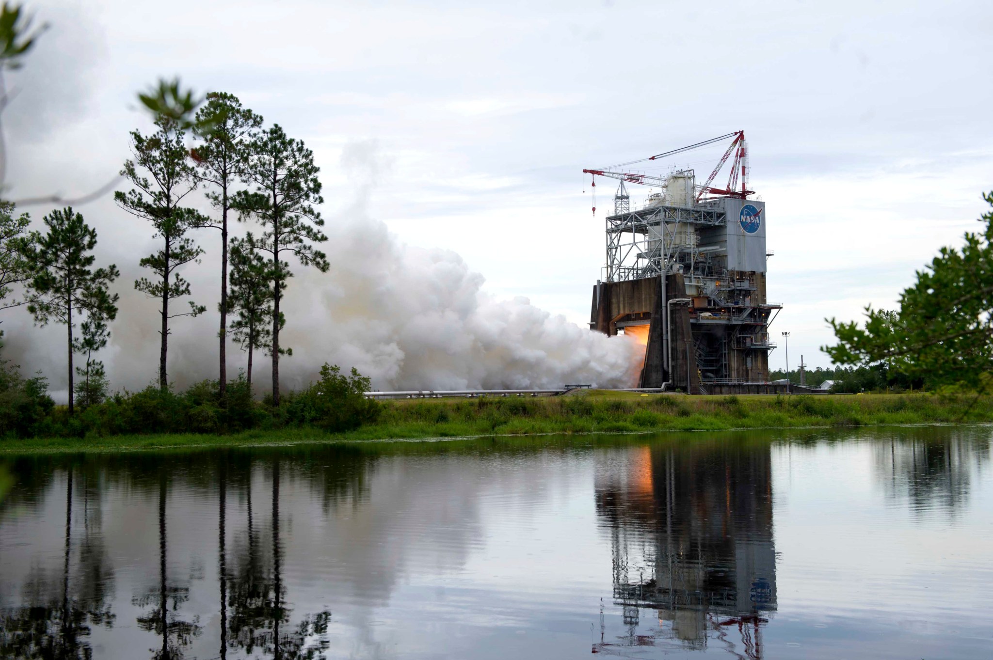 A test of RS-25 engine No. 0528 on July 14 