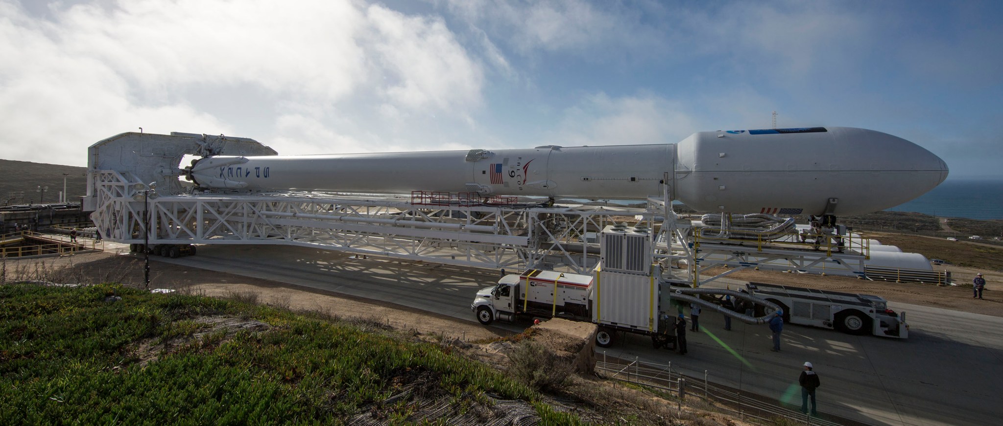 The SpaceX Falcon 9 rocket that will loft the Jason-3 oceanography satellite into orbit