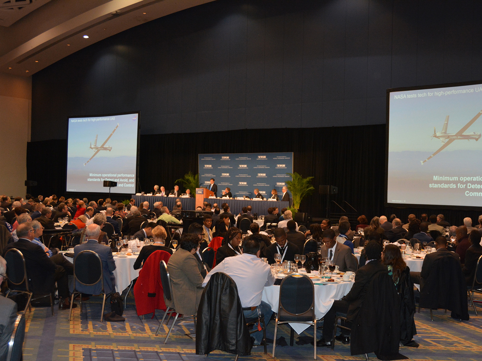 Shin speaks to attendees of the Chairman’s Luncheon for the Transportation Research Board.