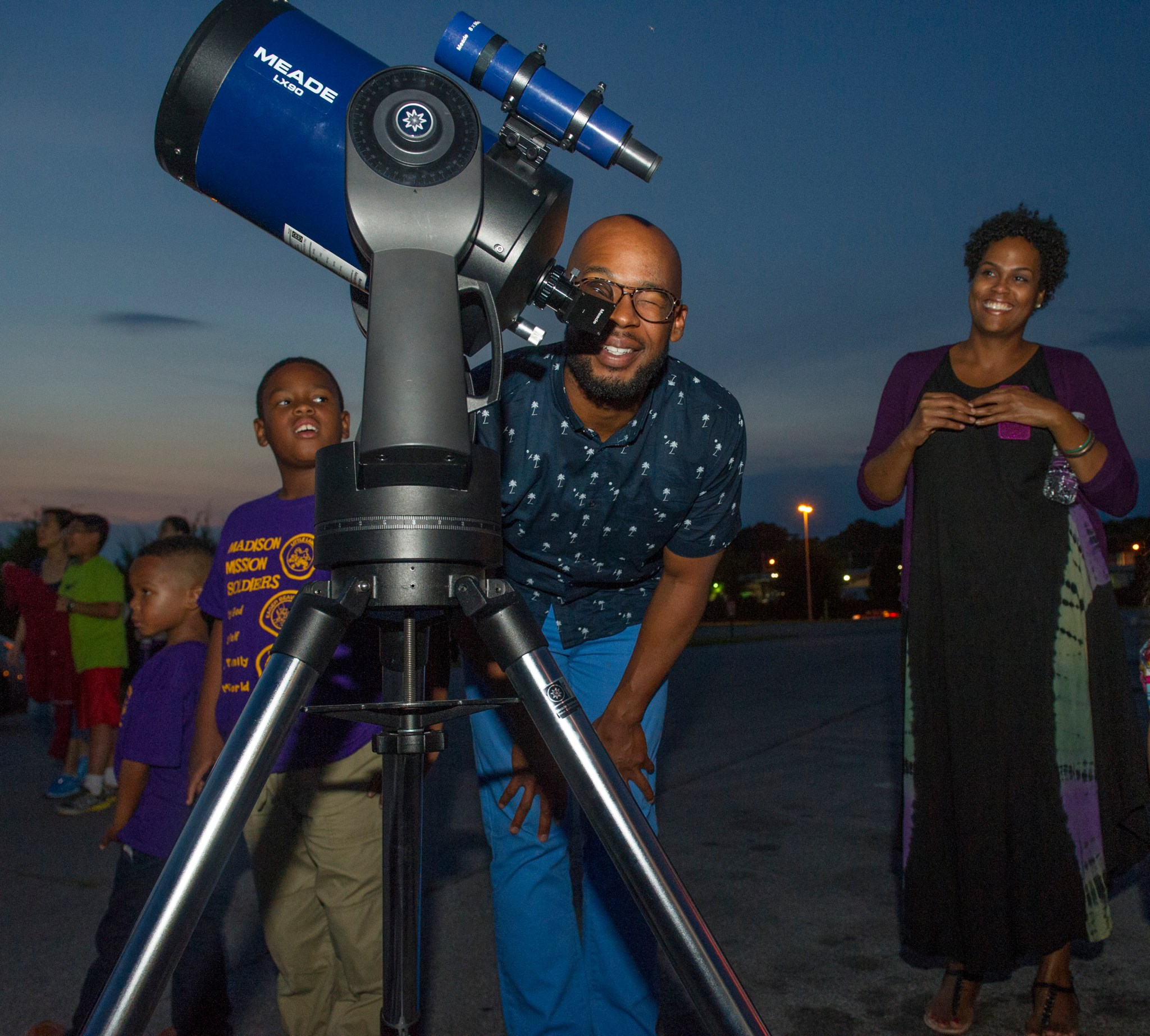 2015 “International Observe the Moon Night”