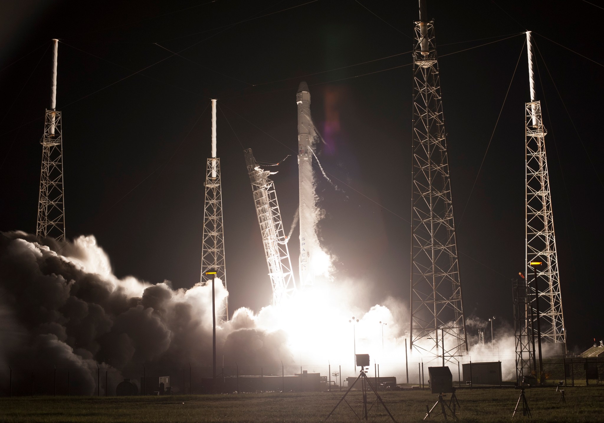 Falcon 9 Liftoff for SpaceX CRS-9