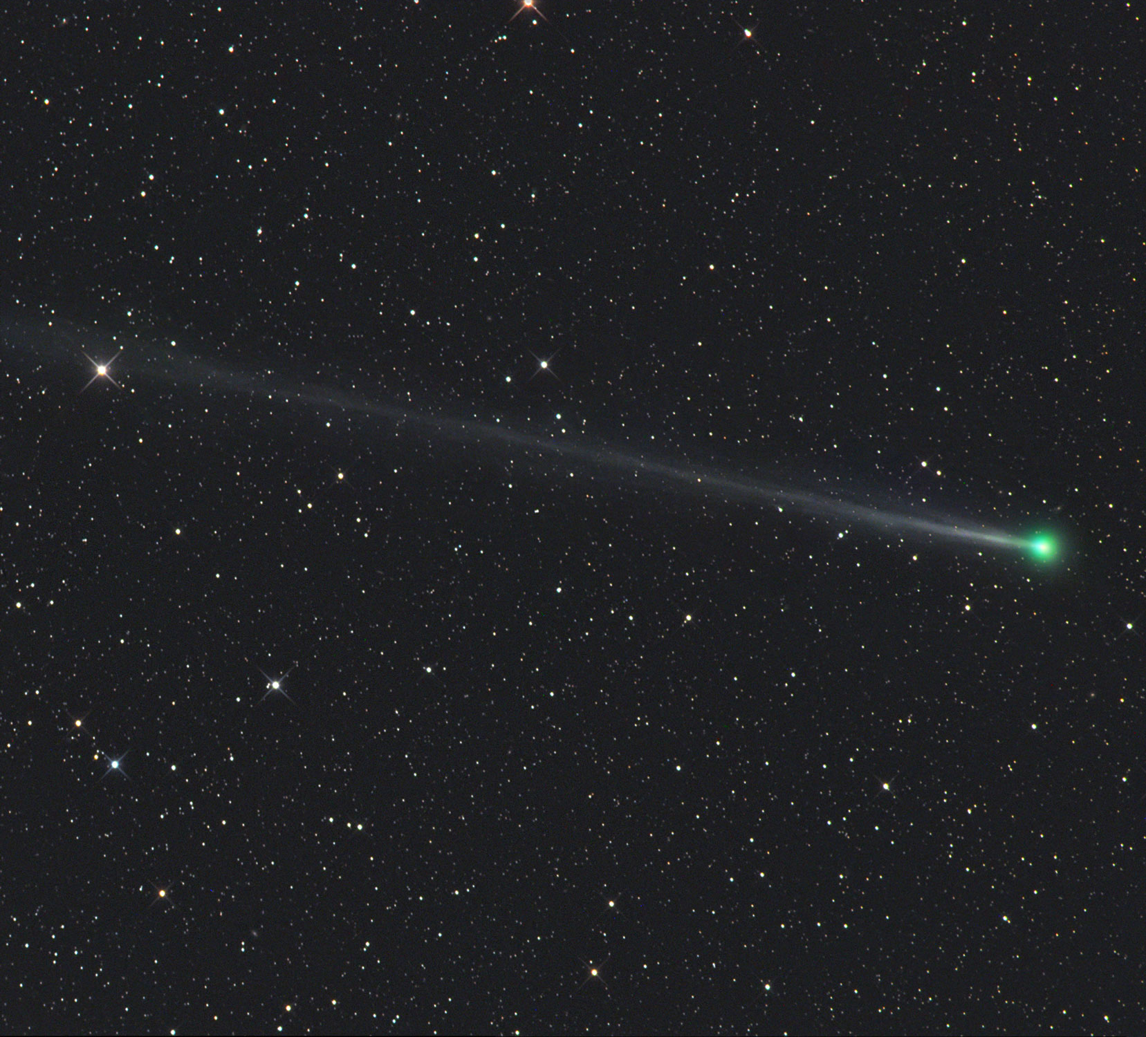 image of greenish comet