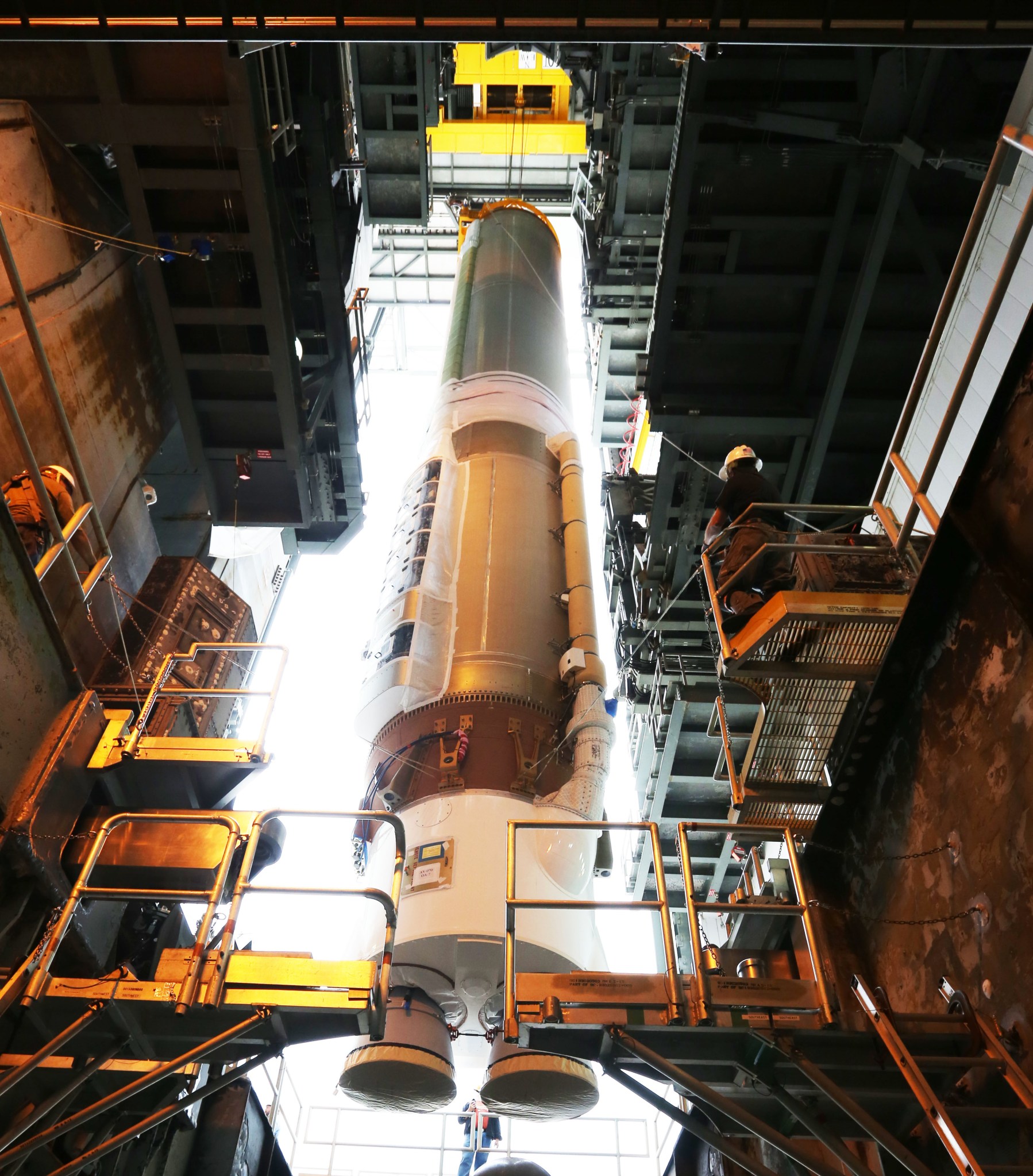 Atlas V lifted at Vertical Integration Facility