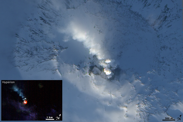 satellite image of volcanic activity on Antarctica’s Mount Erebus on May 7, 2004