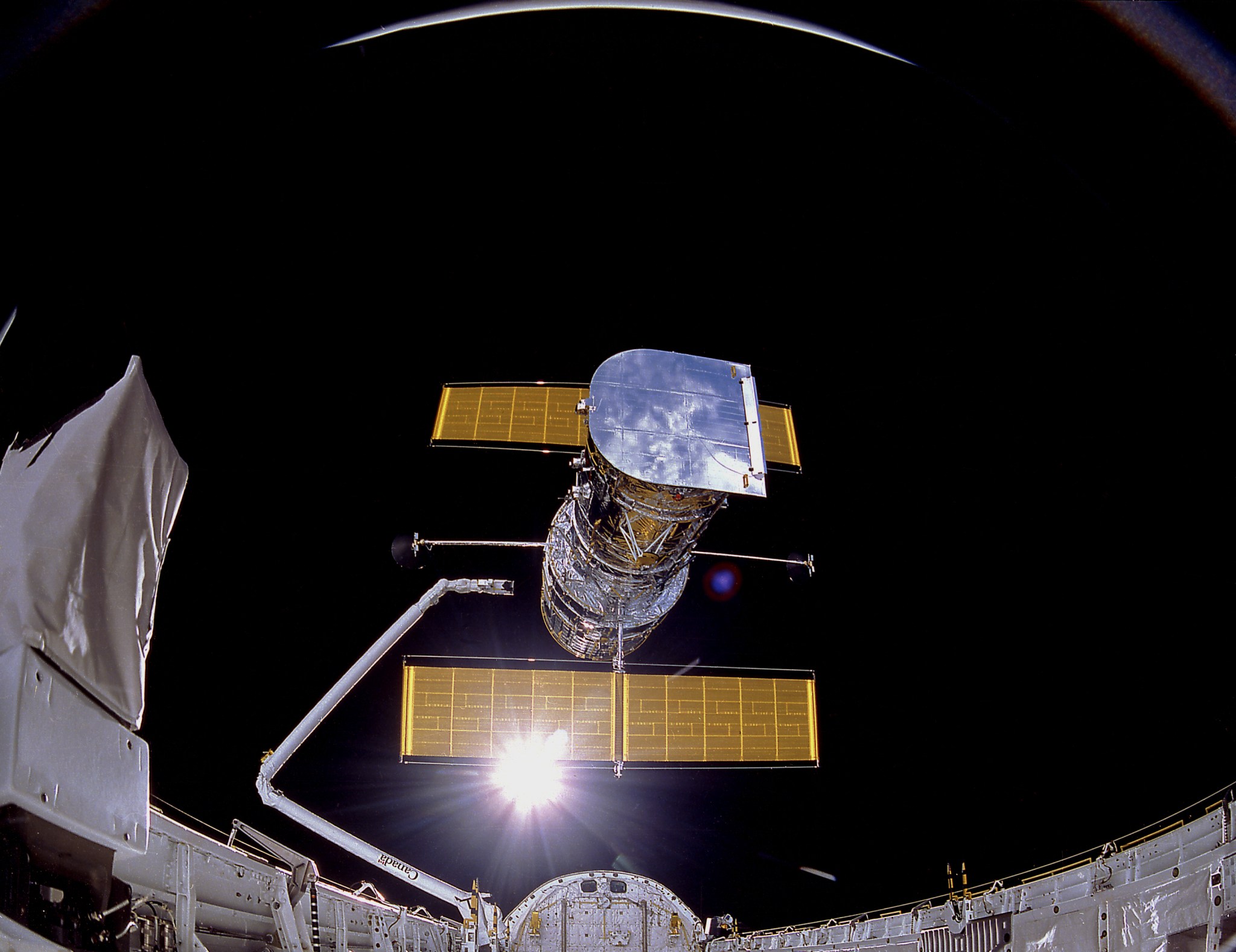 This week in 1990, the Hubble Space Telescope was deployed from space shuttle Discovery during STS-31. 