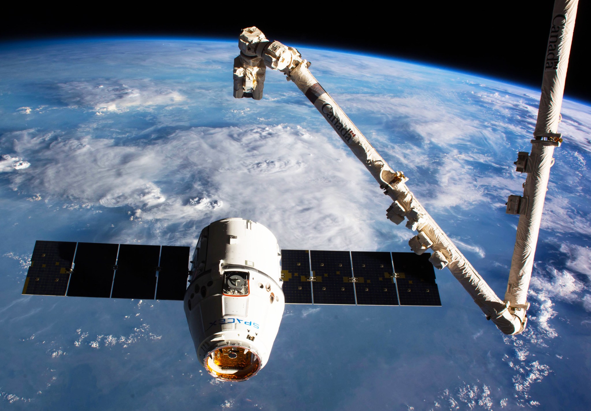 SpaceX Dragon spacecraft approaches space station