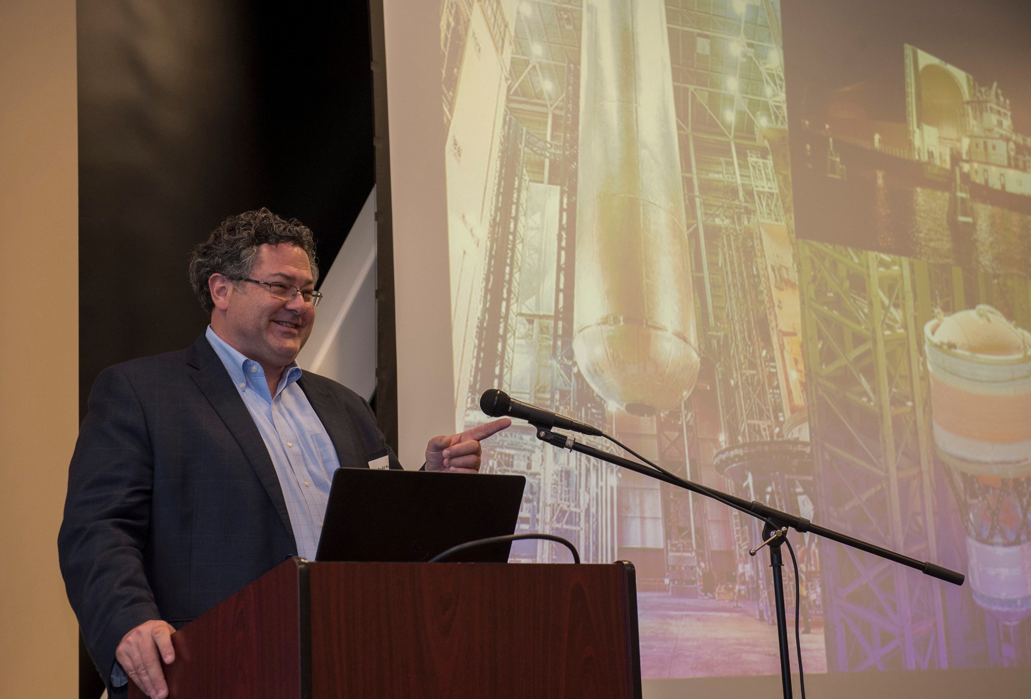 Todd May, NASA Marshall Space Flight Center director, talks about the Space Launch System at Geek2Geek.