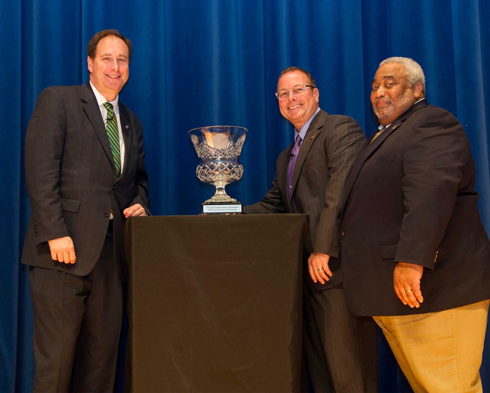 NASA Acting Administrator Robert Lightfoot (l) and Associate Administrator of the OSBP Glenn Delgado