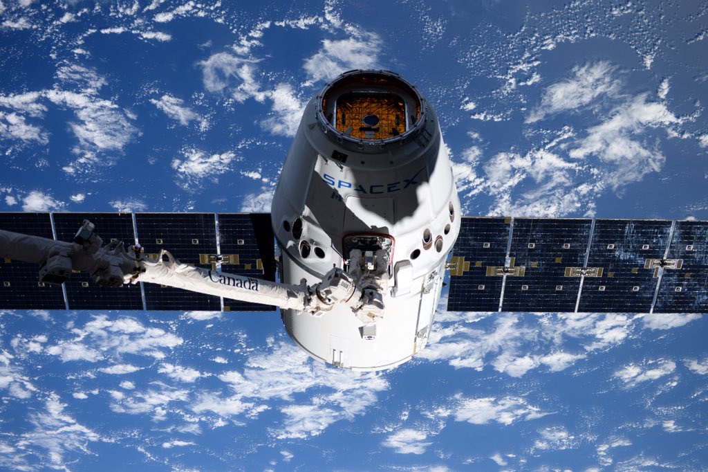 Dragon spacecraft