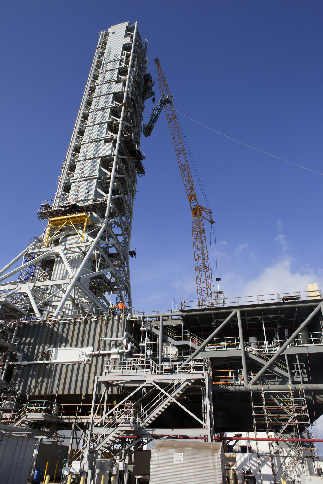 Core Stage Forward Skirt Umbilical Installed on Mobile Launcher - NASA