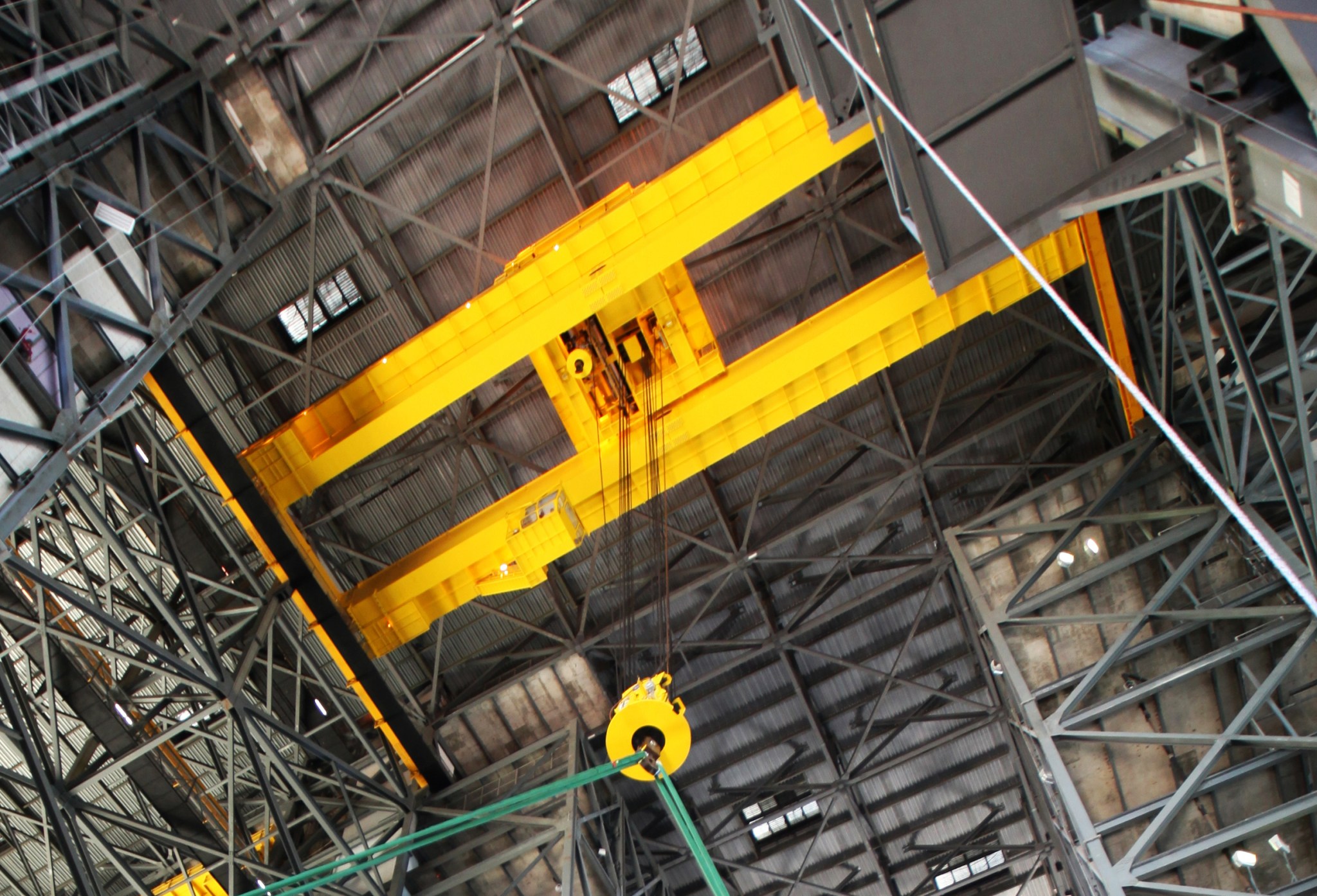 Crane in the Vehicle Assembly Building