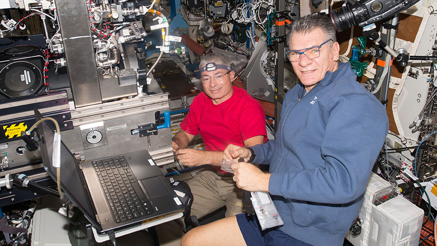Astronauts Mark Vande Hei and Paolo Nespoli