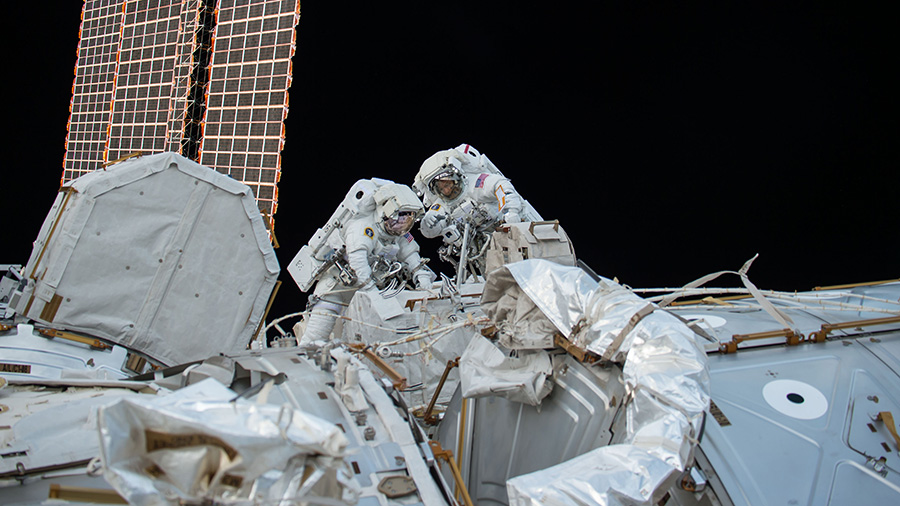 Spacewalkers Mark Vande Hei and Randy Bresnik