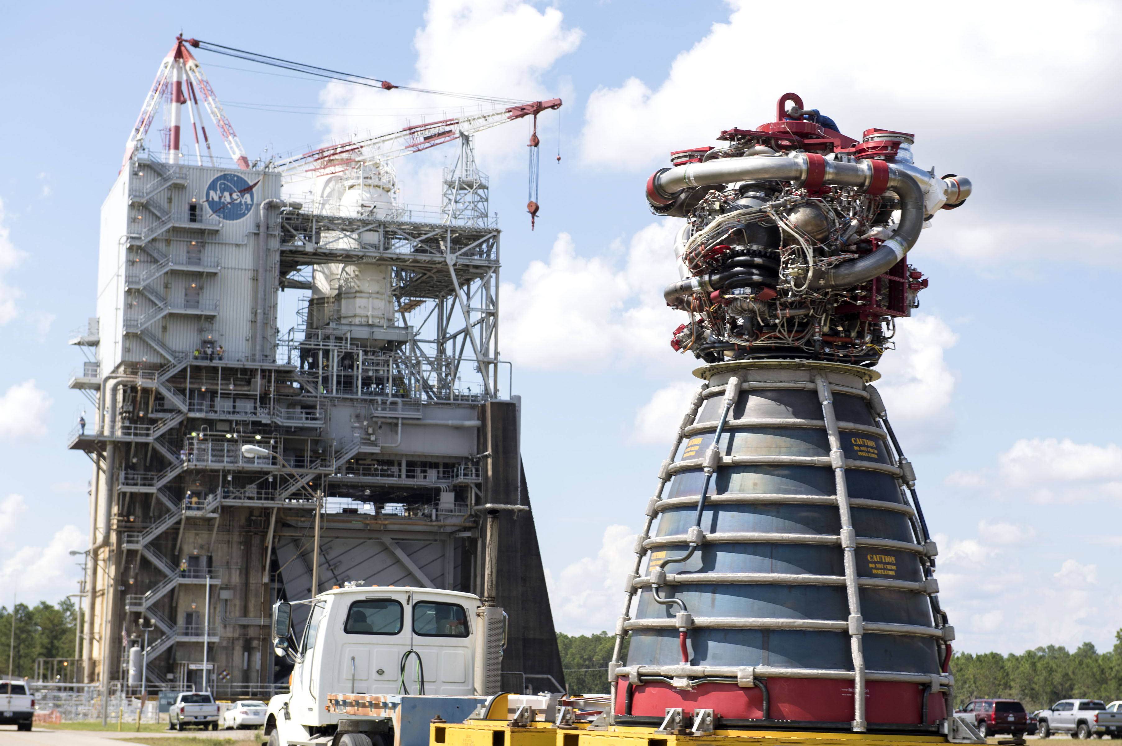 RS-25 flight engine E2063 is delivered 