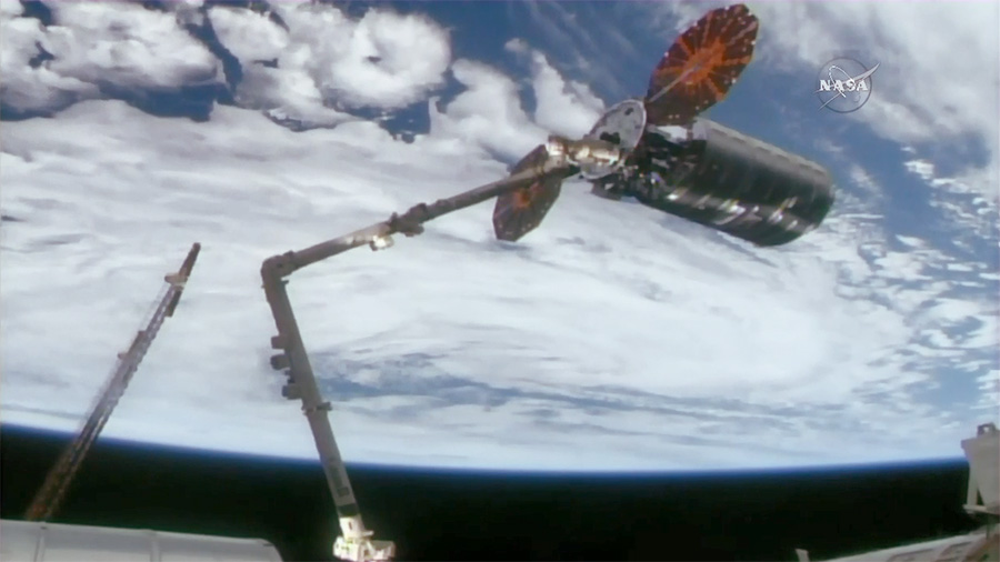 Robotic Arm Reaches Out and Grapples Cygnus