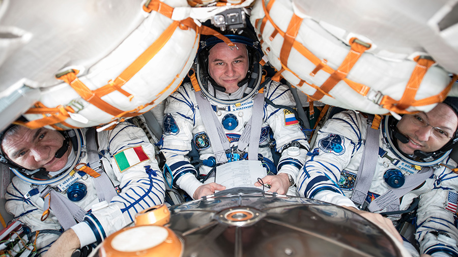 Expedition 52-53 crew members
