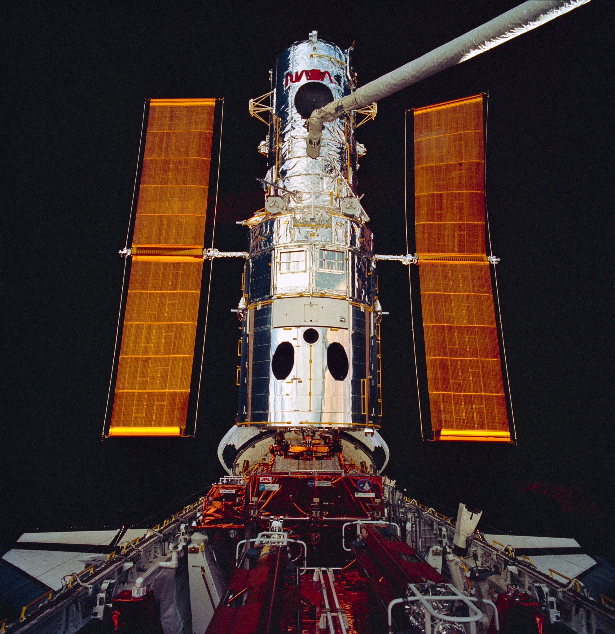 This week in 1993, STS-61 landed aboard the space shuttle Endeavour at Kennedy Space Center following a successful mission.